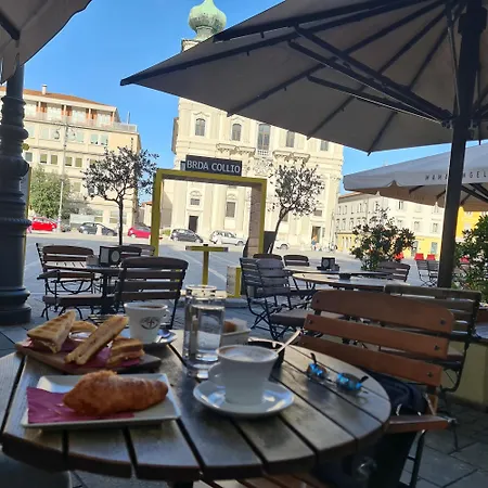 Josef Apartment, Center Solkan
