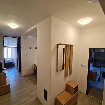 アパート Josef Apartment, Center