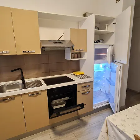 Josef Apartment, Center Solkan