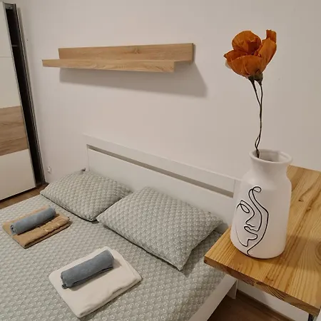 Josef Apartment, Center Solkan