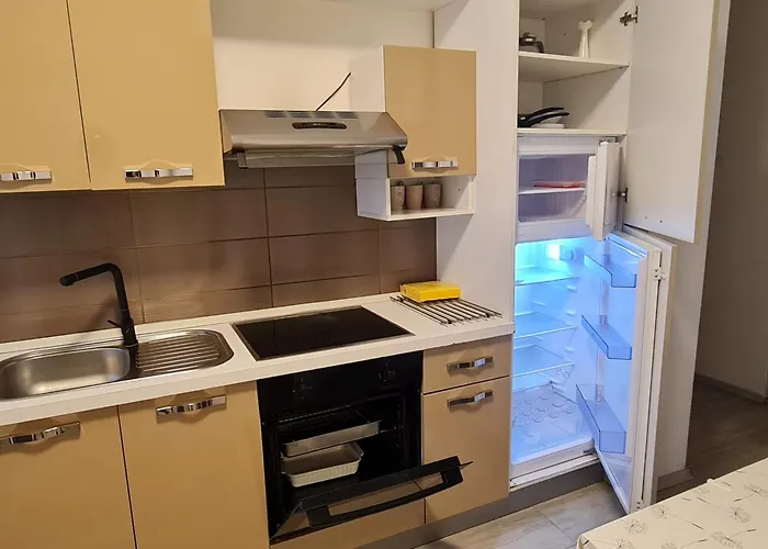 Josef Apartment, Center Solkan